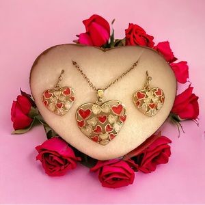 Vintage AVON!  Valentine Heart Necklace & Earring Set
